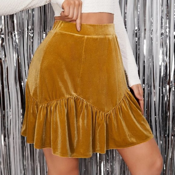 Preppy Womens Velvet Skirt - Picture 3 of 4